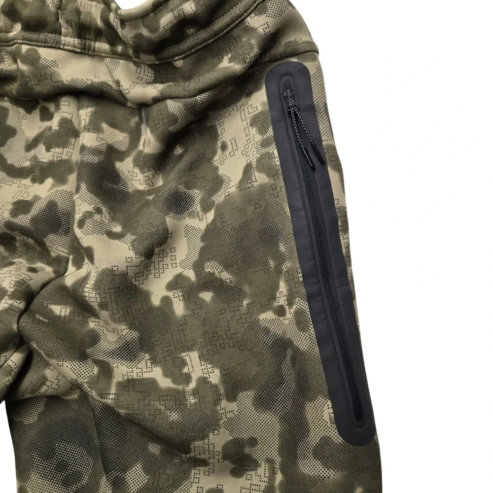 Nike Tech Fleece Mens Small Camo Sweatpants‎ Olive Green Digital Camo II1324-276